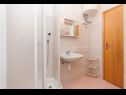 Apartamenty Zri - low-cost and spacious: A1(6+2) Biograd - Riwiera Biograd  - Apartament - A1(6+2): łazienka z WC