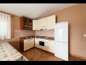 Apartamenty Vese - 100 m from beach: A1(2+2), A2(2+2), A3(5+3), A4(2+2) Sveti Petar - Riwiera Biograd  - Apartament - A3(5+3): kuchnia z jadalnią