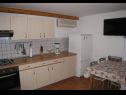 Apartamenty Dvor - 20 m from beach: A1(4+1) Turanj - Riwiera Biograd  - Apartament - A1(4+1): kuchnia z jadalnią