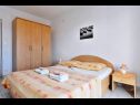 Apartamenty Nikola - comfortable: A1(4), A2(4), A3(4) Bol - Wyspa Brac  - Apartament - A2(4): sypialnia
