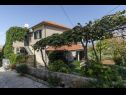 Apartamenty Ita 1 - with nice garden: A1 Ita (4), A2 Mariana (4), A3 Ivan (4+2) Postira - Wyspa Brac  - dom