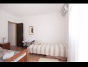 Apartamenty Mira - great location & free Bbq: A1(2+2), A2(2+1) Splitska - Wyspa Brac  - Apartament - A1(2+2): sypialnia
