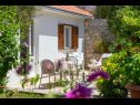 Apartamenty Stone garden - cosy and comfy : A1(4), A2(2) Supetar - Wyspa Brac  - dom