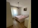 Apartamenty Senija - 150 m from beach: A1(4) Supetar - Wyspa Brac  - Apartament - A1(4): sypialnia
