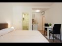 Apartamenty Antonia - 270m to sea: A4 Green(2+2), SA2 Silver(2), A1Blue(2), SA3 Gold(2) Mastrinka - Wyspa Ciovo  - Studio apartament - SA3 Gold(2): sypialnia