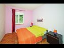 Apartamenty Hazi 1 - 150m from sea: A1 Trogir(4+2), A2 Mastrinka(4+2) Mastrinka - Wyspa Ciovo  - Apartament - A1 Trogir(4+2): sypialnia