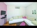 Apartamenty Hazi 1 - 150m from sea: A1 Trogir(4+2), A2 Mastrinka(4+2) Mastrinka - Wyspa Ciovo  - Apartament - A1 Trogir(4+2): pokój dzienny