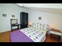 Apartamenty Hazi 1 - 150m from sea: A1 Trogir(4+2), A2 Mastrinka(4+2) Mastrinka - Wyspa Ciovo  - Apartament - A2 Mastrinka(4+2): sypialnia
