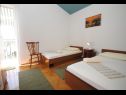 Apartamenty Rina - 200 m from beach: A1(6) Okrug Donji - Wyspa Ciovo  - Apartament - A1(6): sypialnia