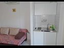 Apartamenty Tomislav - 120 m from beach: A1(2), A2(2) Okrug Donji - Wyspa Ciovo  - Apartament - A2(2): kuchnia