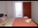 Apartamenty Tomislav - 120 m from beach: A1(2), A2(2) Okrug Donji - Wyspa Ciovo  - Apartament - A1(2): sypialnia