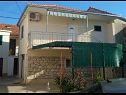 Apartamenty Marija - parking: A1(2+2) Okrug Gornji - Wyspa Ciovo  - dom