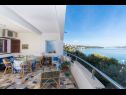 Apartamenty Duga - beachfront & seaview : A1(4+1), A2(4+1) Okrug Gornji - Wyspa Ciovo  - Apartament - A1(4+1): widok z tarase