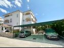 Apartamenty Mari - 150 m from sea: A1(2+1), A2(2+1), A3(2+1), A4(2+1) Okrug Gornji - Wyspa Ciovo  - parking