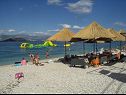 Apartamenty Naki - terrace & free parking: Studio(2+1), A2(6+1) Slatine - Wyspa Ciovo  - plaża