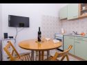 Apartamenty Ivica - garden terrace A1(2), A2(2+2) Slatine - Wyspa Ciovo  - Apartament - A1(2): kuchnia z jadalnią