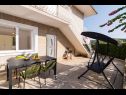 Apartamenty Ivica - garden terrace A1(2), A2(2+2) Slatine - Wyspa Ciovo  - Apartament - A2(2+2): tarasa