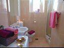 Apartamenty Rajka - 20 m from beach: Rajka(4) Koromacno - Istria  - Apartament - Rajka(4): łazienka z WC