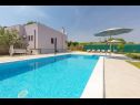 Dom wakacyjny Berto - with pool: H(4+2) Pomer - Istria  - Chorwacja  - basen