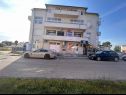 Apartamenty Turbo - with terrace, AC & WiFi: A1(2+2) Zapresic - Kontynentalne Chorwacja - dom