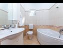 Apartamenty Juri A1(2+2), A2(2+2) Vrbnik - Wyspa Krk  - Apartament - A2(2+2): łazienka z WC