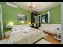 Apartamenty Palmina - comfort apartment: A1 veliki (6),  A2 žuti (4+1), A3 lila (2), SA4 bijeli (2) Makarska - Riwiera Makarska  - Apartament -  A2 žuti (4+1): sypialnia