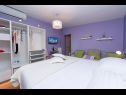 Apartamenty Palmina - comfort apartment: A1 veliki (6),  A2 žuti (4+1), A3 lila (2), SA4 bijeli (2) Makarska - Riwiera Makarska  - Studio apartament - SA4 bijeli (2): sypialnia