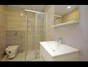 Apartamenty Luxury - heated pool, sauna and gym: A1(2), A2(2), A3(4), A4(2), A5(4), A6(2) Makarska - Riwiera Makarska  - łazienka z WC
