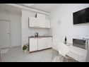 Apartamenty Maja - 100 from the beach: A1- Galebovo krilo (2+2), A2-Uzorita (2+2), SA1(2) Podgora - Riwiera Makarska  - Studio apartament - SA1(2): kuchnia