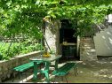 Dom wakacyjny Ned H(4+1) Tucepi - Riwiera Makarska  - Chorwacja  - tarasa w ogrodzie (dom i otoczenie)