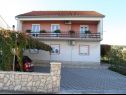 Apartamenty Mirko - 100m from beach: A1(4+3), A2(4+1) Ugrinic - Wyspa Pasman  - parking