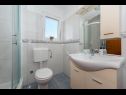 Apartamenty Ante - 10 m from sea: A1(6) Srima - Riwiera Sibenik  - Apartament - A1(6): łazienka z WC