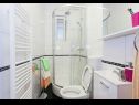 Apartamenty Zdene - private pool: A1(6+2), A2(6) Kastel Luksic - Riwiera Split  - Apartament - A1(6+2): łazienka z WC