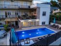 Apartamenty Zdene - private pool: A1(6+2), A2(6) Kastel Luksic - Riwiera Split  - dom
