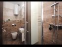 Apartamenty Damir - with garden: A1(6) Kastel Stafilic - Riwiera Split  - Apartament - A1(6): łazienka z WC