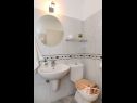 Apartamenty Lidia - barbecue: A1(2+2) Kastel Stari - Riwiera Split  - Apartament - A1(2+2): łazienka z WC