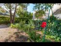 Apartamenty Vini- beautiful garden and terrase A4(4+2) Podstrana - Riwiera Split  - dziedziniec