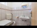 Apartamenty Vini- beautiful garden and terrase A4(4+2) Podstrana - Riwiera Split  - Apartament - A4(4+2): łazienka z WC