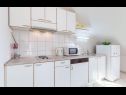 Apartamenty Vini- beautiful garden and terrase A4(4+2) Podstrana - Riwiera Split  - Apartament - A4(4+2): kuchnia