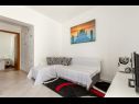 Apartamenty Jurica - 300 m from sea: A1 Lea(2+1), A2 Roko(2+1) Split - Riwiera Split  - Apartament - A2 Roko(2+1): pokój dzienny