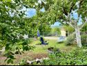 Dom wakacyjny Jasna - big garden: H(4+2) Srijane - Riwiera Split  - Chorwacja  - tarasa w ogrodzie