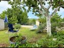Dom wakacyjny Jasna - big garden: H(4+2) Srijane - Riwiera Split  - Chorwacja  - tarasa w ogrodzie