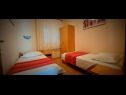 Apartamenty Kajo - free parking and BBQ: A1(4+2) Poljica (Marina) - Riwiera Trogir  - Apartament - A1(4+2): sypialnia