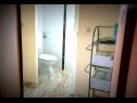 Apartamenty Kajo - free parking and BBQ: A1(4+2) Poljica (Marina) - Riwiera Trogir  - Apartament - A1(4+2): łazienka z WC