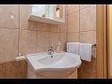 Apartamenty Vin - 40 m from sea: A1 (4+1), A2 (2+2), A3 (2+2) Seget Donji - Riwiera Trogir  - Apartament - A3 (2+2): łazienka z WC