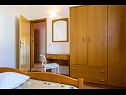 Apartamenty VV A1(2+1), A2(5), A3(7) Seget Vranjica - Riwiera Trogir  - Apartament - A2(5): sypialnia
