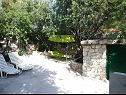 Dom wakacyjny Ivica1- great location next to the sea H(4+1) Sevid - Riwiera Trogir  - Chorwacja  - wspólna tarasa (dom i otoczenie)