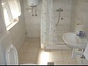 Apartamenty Mara - barbecue: A1(4+1), SA3(2), SA4(2+1) Trogir - Riwiera Trogir  - Studio apartament - SA4(2+1): łazienka z WC