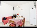 Apartamenty Rome - 70 m from sea: A1(6) Trogir - Riwiera Trogir  - Apartament - A1(6): pokój dzienny