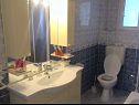 Apartamenty Ivy - spacious with free parking: A1(4) Trogir - Riwiera Trogir  - Apartament - A1(4): łazienka z WC